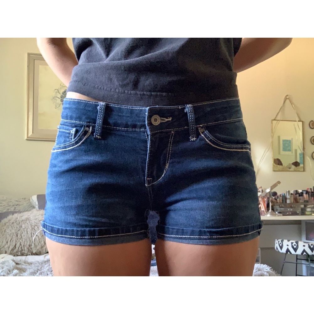 Levi’s shorty shorts